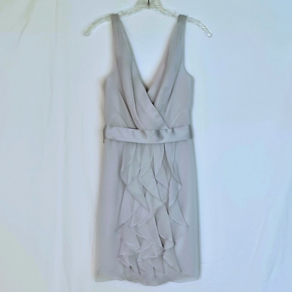Vera Wang White Label grey v-neck sleeveless chiffon mini dress w/ ruffles